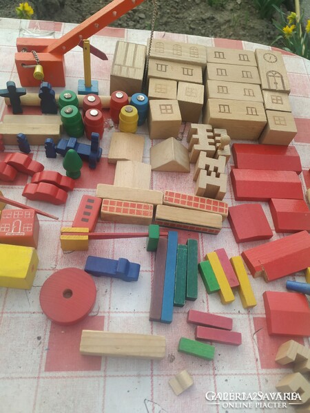 Wooden building toy for sale! 71 pcs retro wooden game
