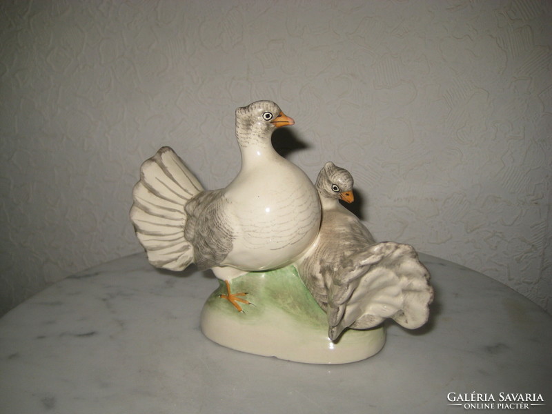 Turbécoló, pair of pigeons, marked, 14 cm