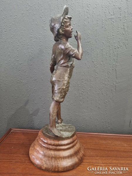 Spiáter fiúcska szobor 34cm - 51157
