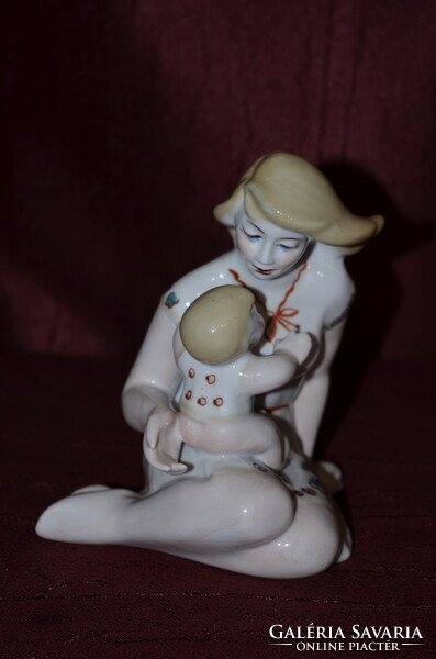 Mother with child 02 ( dbz 00111 )