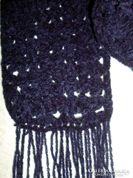 Hand crocheted scarf, 140 cm + fringe 15 cm