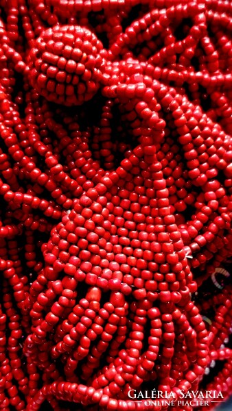 Régi retro iparművészeti  indiai 32 soros korall köves  nyaklánc,  (krómvörös, piros,)