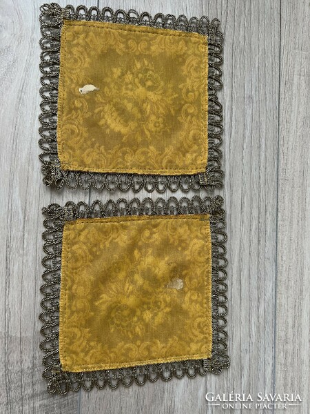 Szép Gobelin hatású selyem brokát kis terítők 2 db 17x17cm