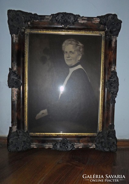 Old - old portrait framed by Ferenc Hoffmann