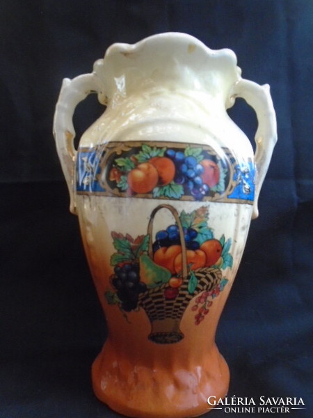 Több mint 100 éves majolika váza francia országból