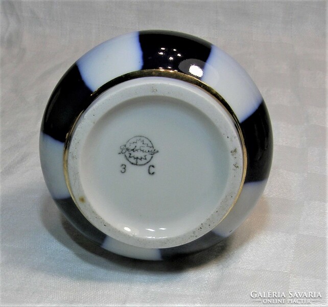 Retro vase - gorodnitsa porcelain