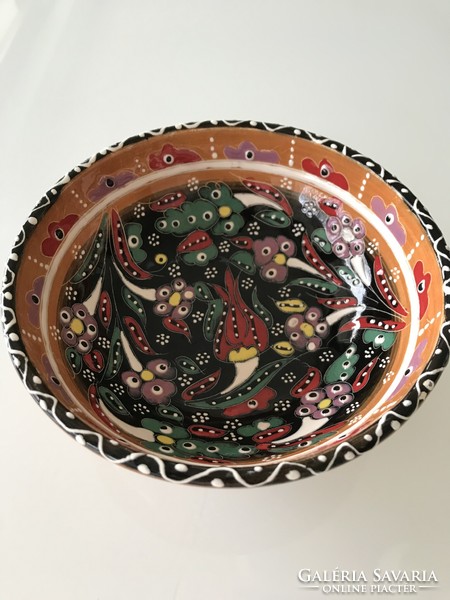Hand-painted ceramic bowl, 16 cm diameter