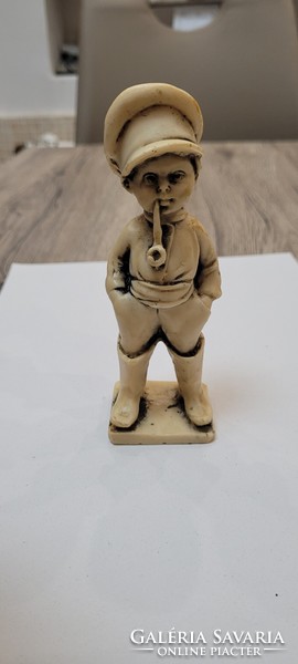 Vintage Santini resin statue. Boy smoking a pipe. 14cm