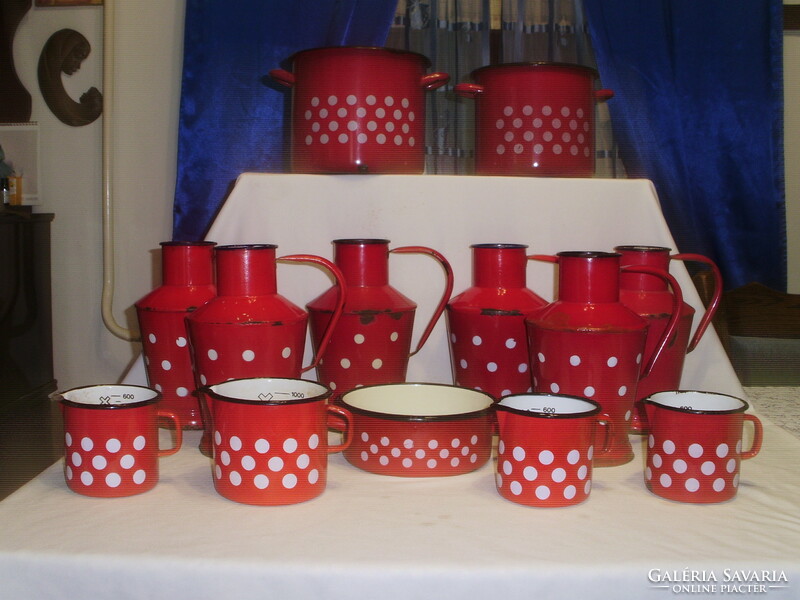 Red and white dot enamel - thirteen pieces together - small jugs from Jászkisséri, standard pourers, dish