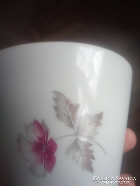 Meseszép Alföldi porcelán csésze a gyár első jelzésével