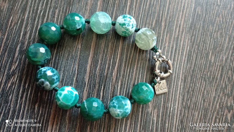 Beautiful agate faceted bracelet