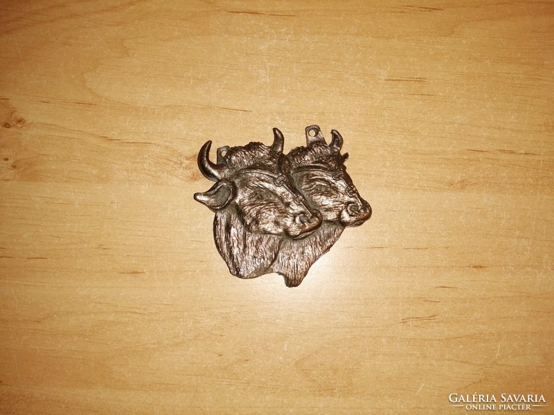 Old metal bison with buffalo head beautiful wall decoration wall picture 6*7 cm (1/p)