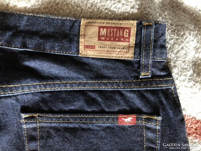 Brand new mustang blue men's jeans 24.