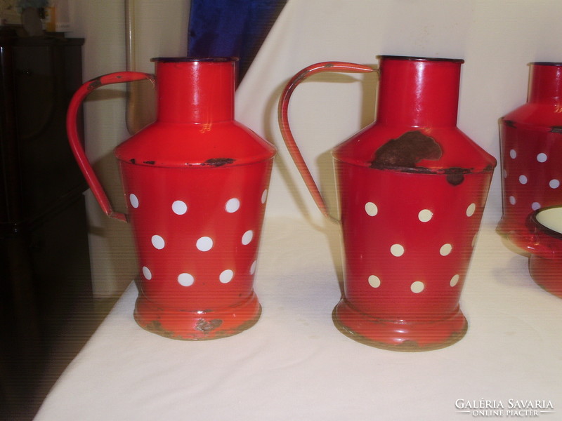 Red and white dot enamel - thirteen pieces together - small jugs from Jászkisséri, standard pourers, dish