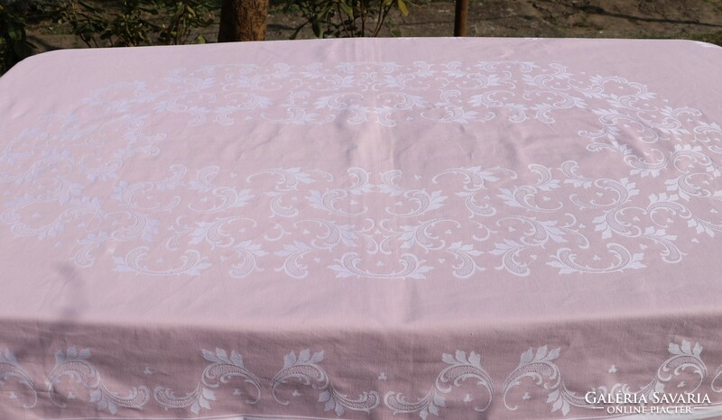 Púder rózsaszínű damaszt terítő