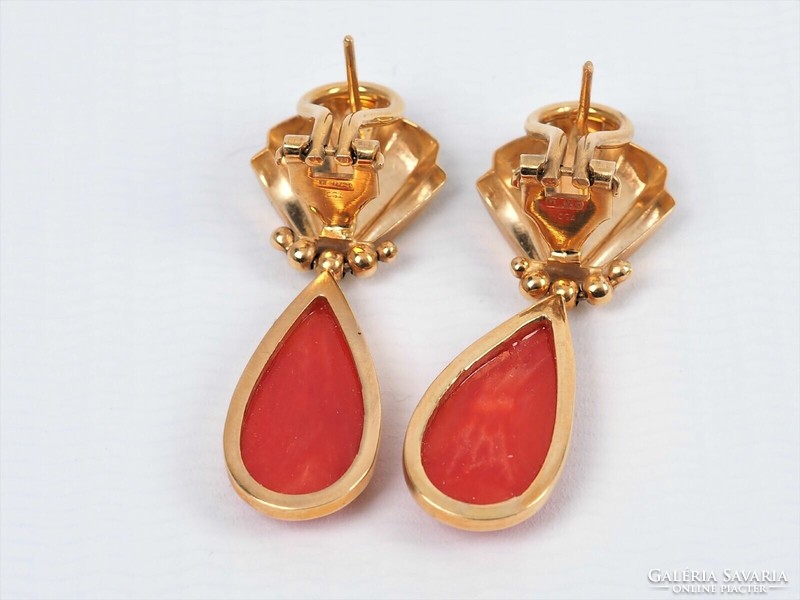 18K gold earrings with coral