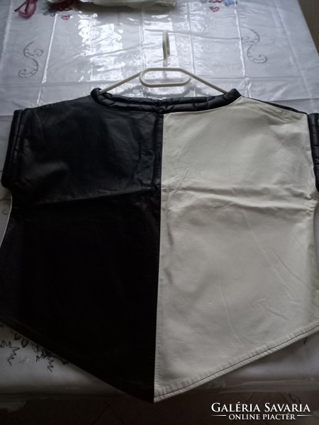Real leather black white top m