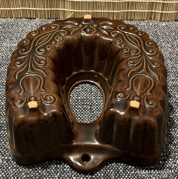 Horseshoe-shaped ceramic baking dish and wall decoration (scheurich)