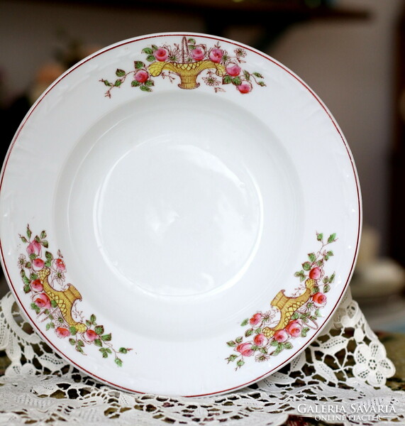 Antik porcelán, rózsás virágkosár mintás mély tányér, falitányér