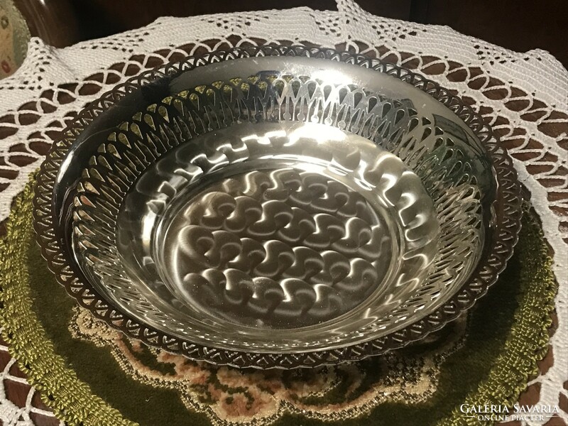 Silver-plated, pierced, pretty serving bowl, for fruit, snacks or even bread