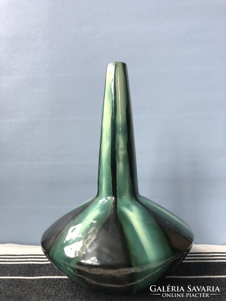 Különleges formájú retro iparművészeti szálas váza