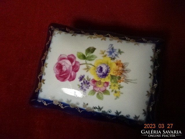 German porcelain, bonbonier with rose pattern, size: 12.5 x 9 x 5 cm. Jokai.