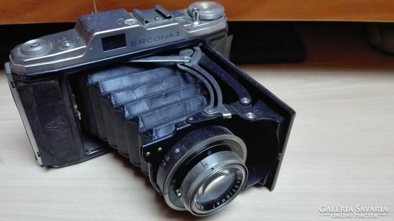 Antik fényképezőgép.