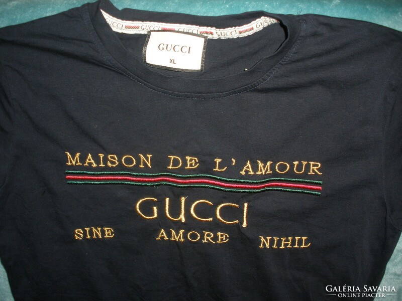Gucci feliratos póló