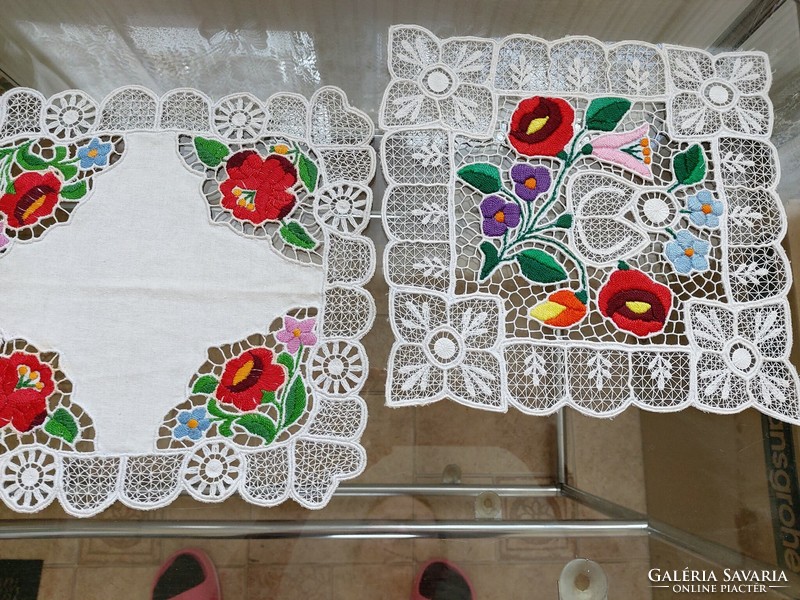 3 Kalocsa tablecloths and coasters