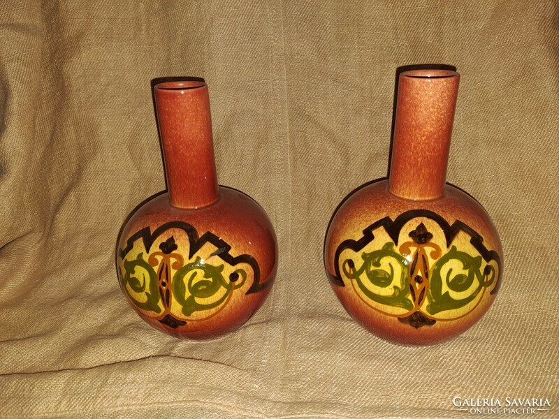 Couple in ceramic vase
