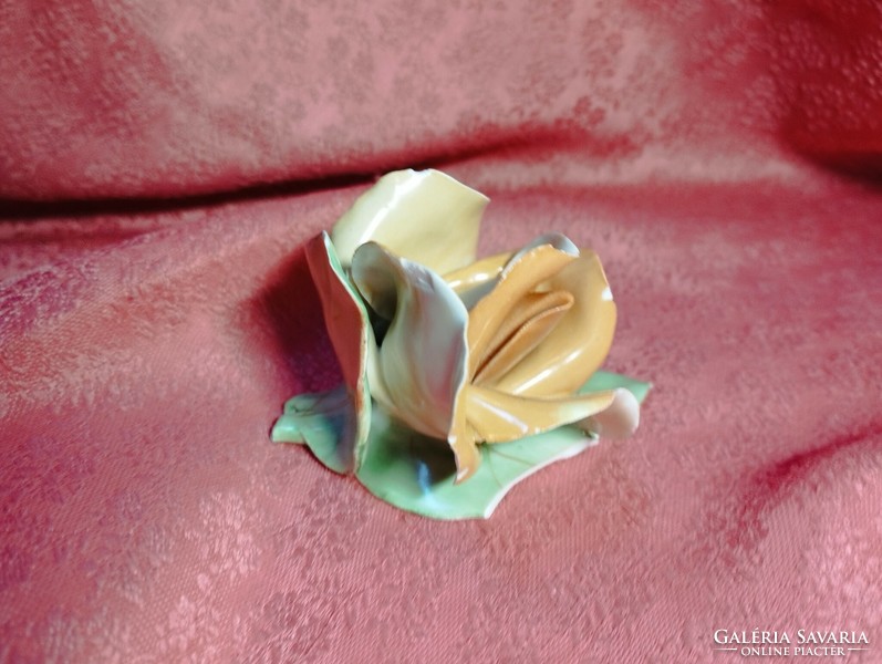 Aquincum kézzel formázott rózsa