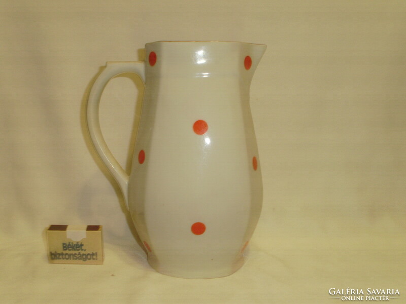 Old hólloháza jug, spout - one liter, with red dots