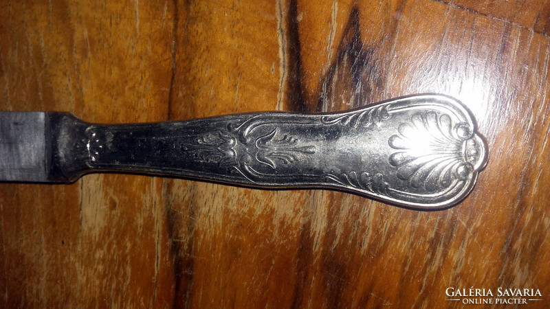 Antique silver-plated buttering knife - art&decoration