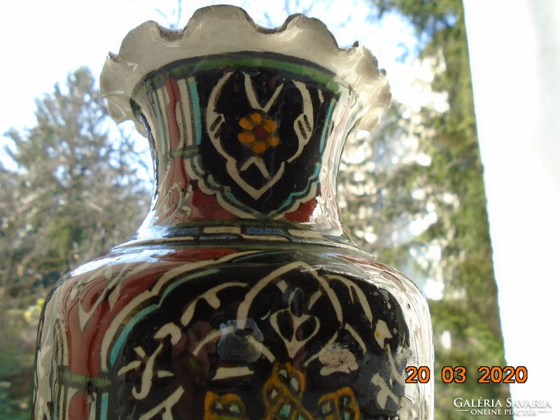 Antique Kütahya Iznik Islamic Ottoman hand-painted arabesque and floral majolica vase