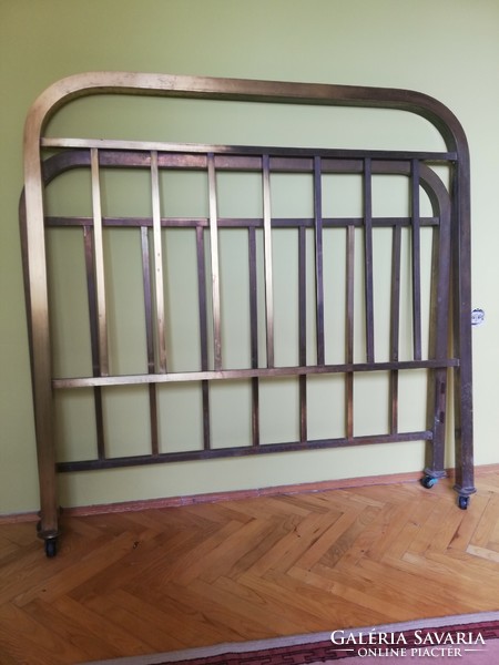 Copper bed