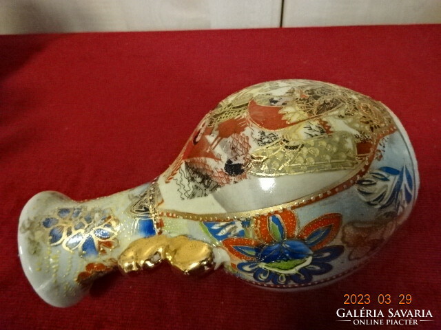 Kínai porcelán, kézi festésű váza, magassága 17,5 cm. Jókai.