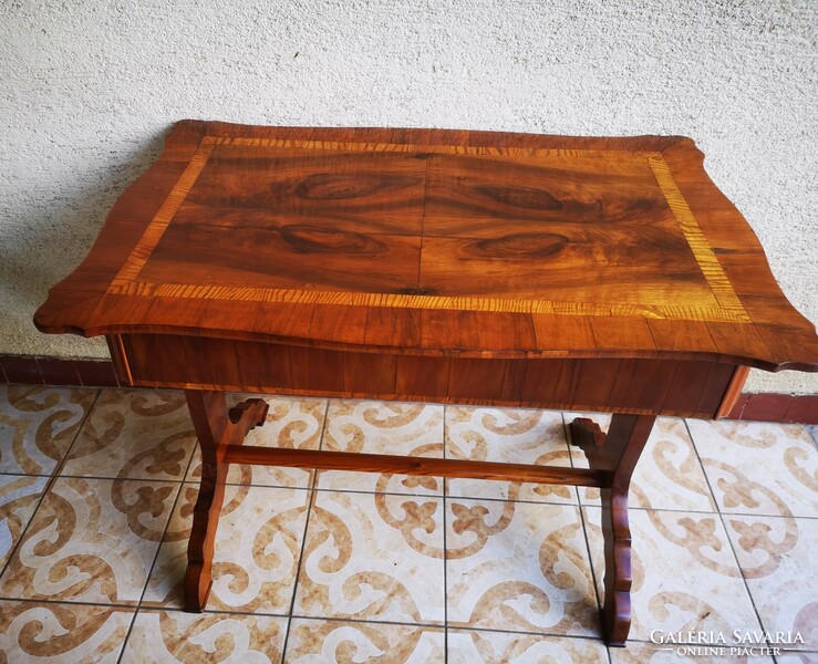 Antique Biedermeier table desk can be locked with a drawer key. 1800s in good condition!