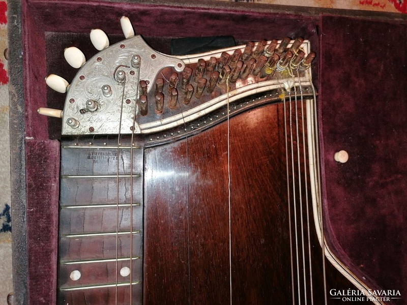 Citera, tokjában, Tiefenbrunner