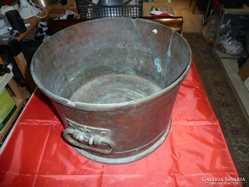 Large copper pot