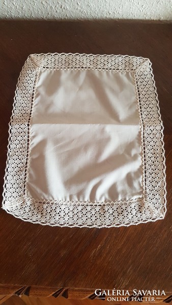 Tray cloth, under glass 32 x 25 cm