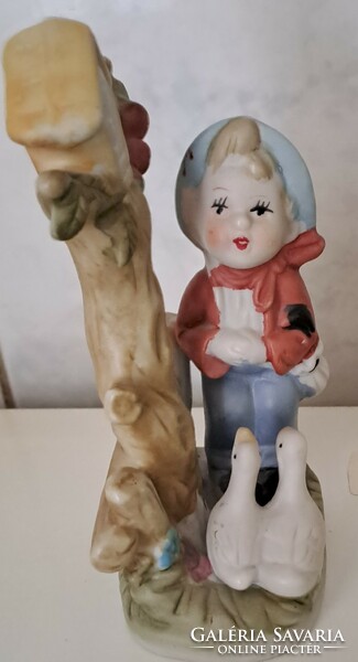 Flawless porcelain nipp figurine with goose
