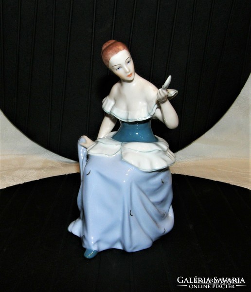 Royal Dux Porcelán Figura