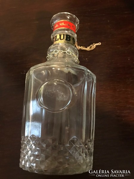 Club 99 whiskey glass bottle, in undamaged condition. Size: 21 cm high and circumference: 31 cm