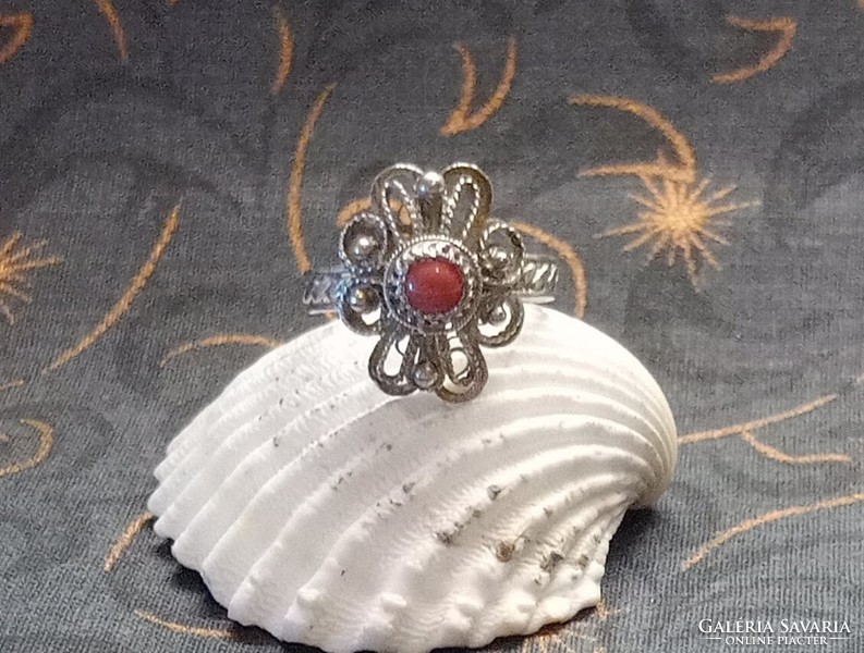 With video! Beautiful old filigree silver ring with coral