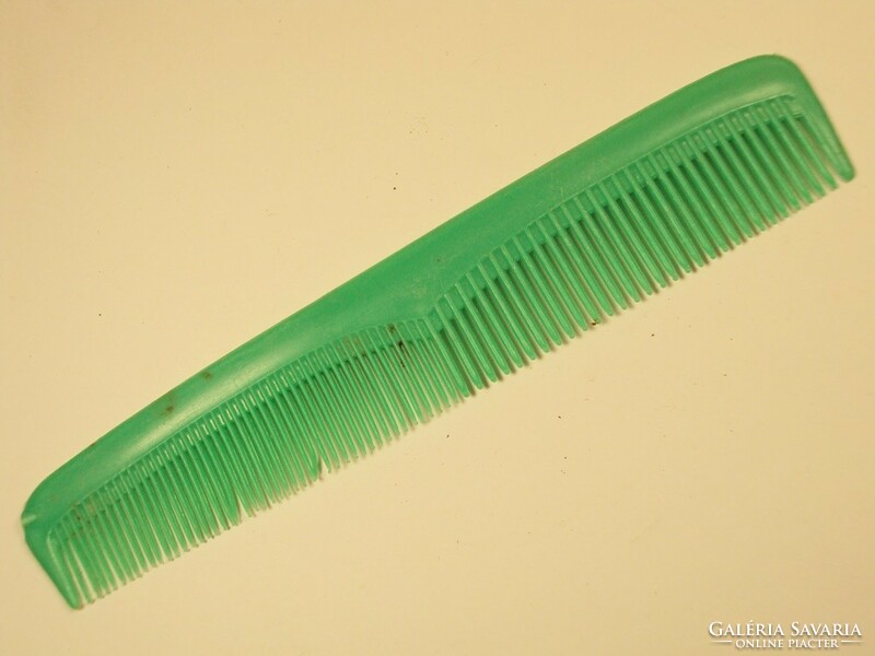 Retro plastic comb - 1970s-1980s