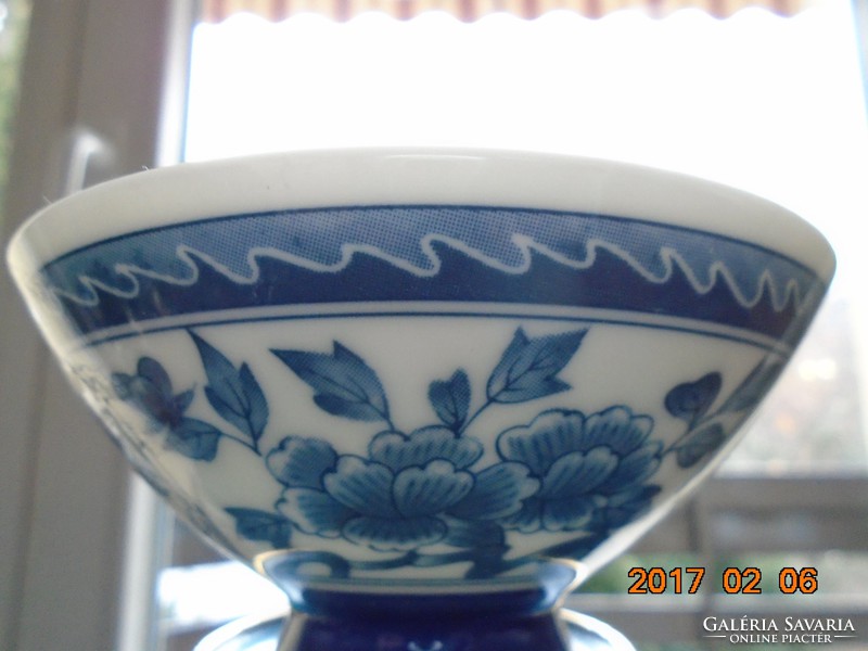 Arita Japanese blue white flower patterned rice bowl