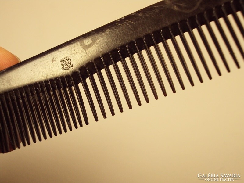 Retro plastic comb gbz made in East Germany - from the 1970s-1980s