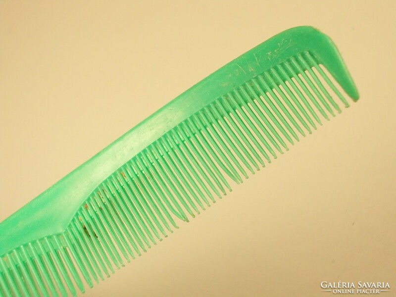 Retro plastic comb - 1970s-1980s