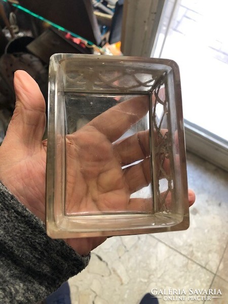Ampir gyűrűtartó, eredeti üveggel, 15 x 10 cm-es nagyságú.