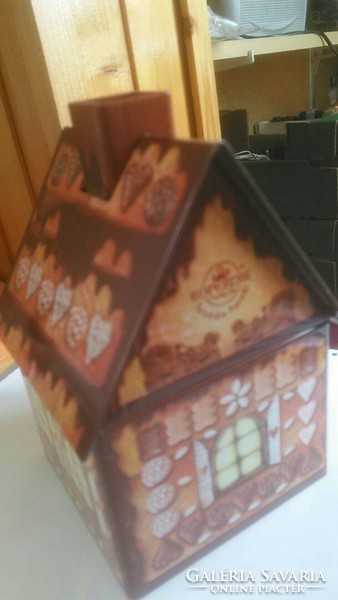 Gingerbread house tin box